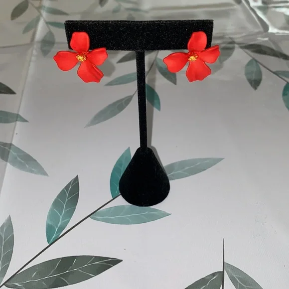 Boho Flower Stud Earrings - Picture 10 of 11